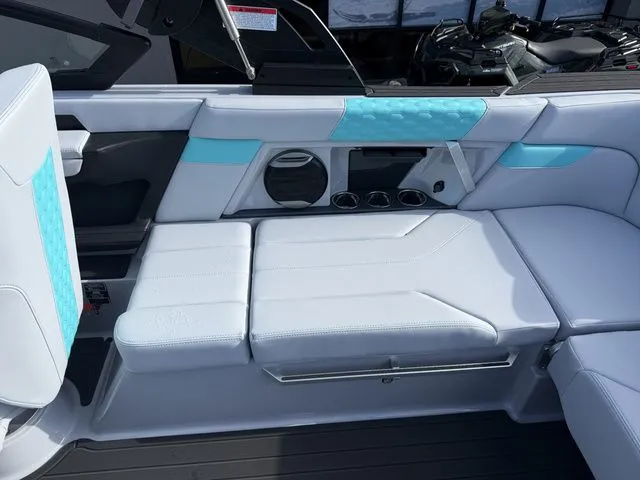 Slide: The Image of MasterCraft XT23 2026 - 22