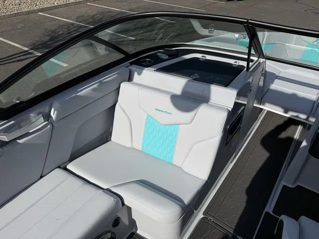 Slide: The Image of MasterCraft XT23 2026 - 28