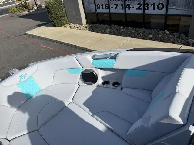 Slide: The Image of MasterCraft XT23 2026 - 33