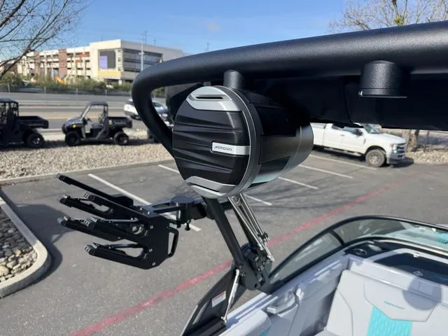 Slide: The Image of MasterCraft XT23 2026 - 36