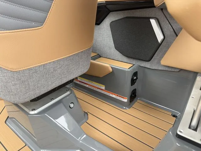 Slide: The Image of MasterCraft X24 2026 - 32