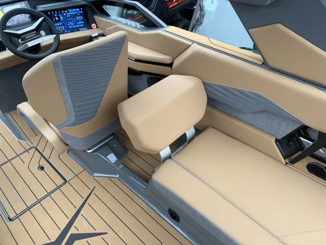 Slide: The Image of MasterCraft X24 2026 - 34