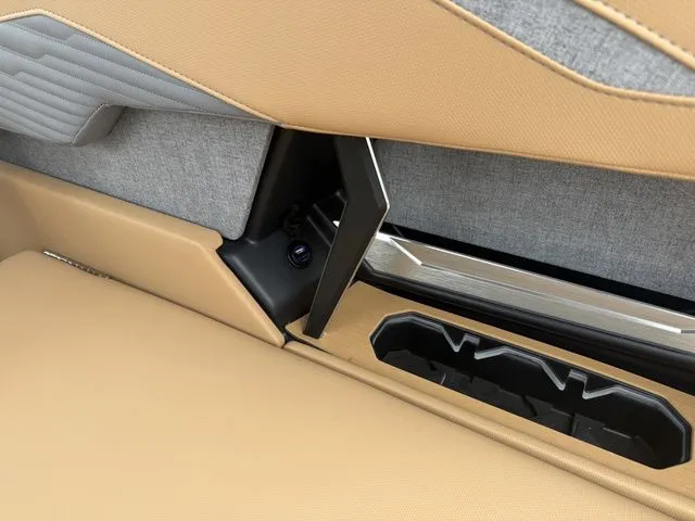 Slide: The Image of MasterCraft X24 2026 - 37