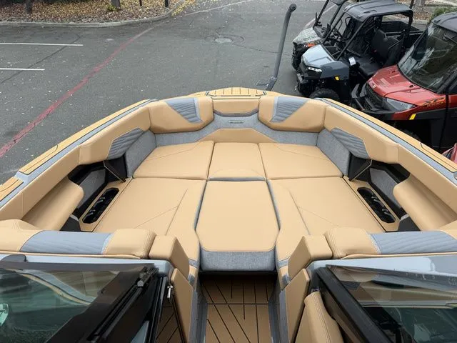 Slide: The Image of MasterCraft X24 2026 - 60