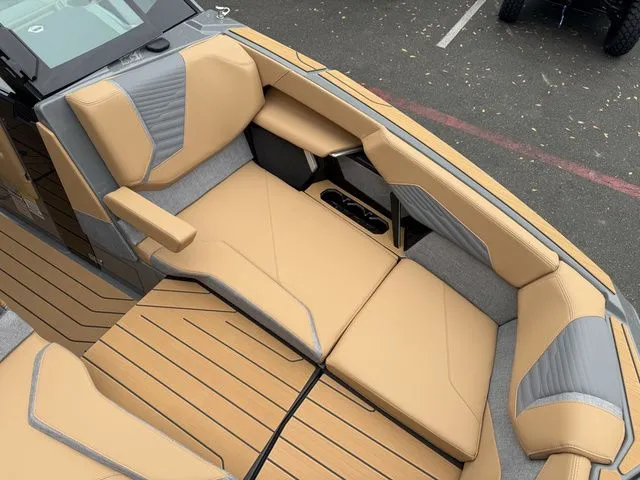 Slide: The Image of MasterCraft X24 2026 - 62