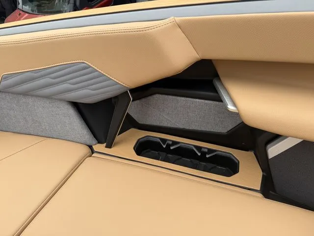 Slide: The Image of MasterCraft X24 2026 - 70