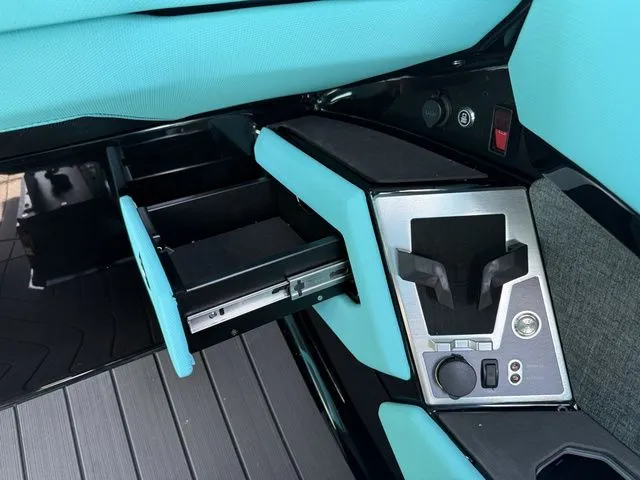 Slide: The Image of MasterCraft X24 2026 - 30