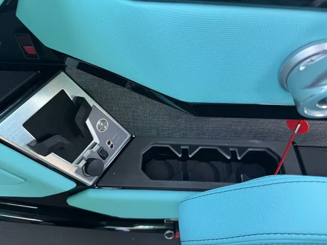 Slide: The Image of MasterCraft X24 2026 - 32