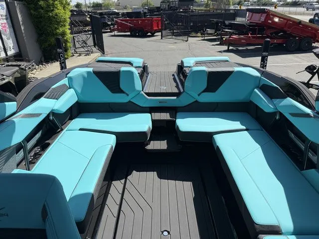 Slide: The Image of MasterCraft X24 2026 - 38