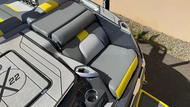 Slide: The Image of MasterCraft X22 2019 - 14