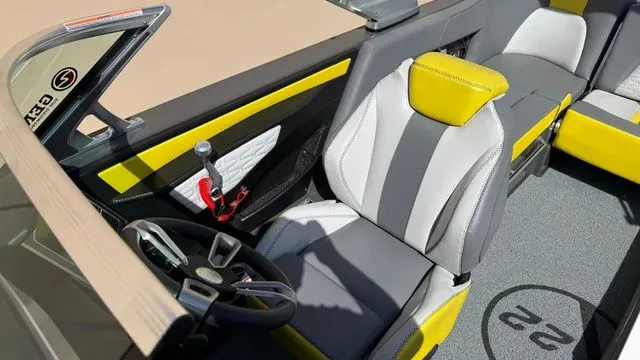 Slide: The Image of MasterCraft X22 2019 - 15