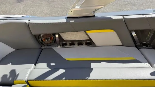 Slide: The Image of MasterCraft X22 2019 - 20