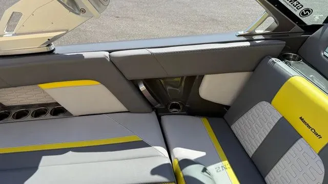 Slide: The Image of MasterCraft X22 2019 - 21