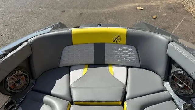 Slide: The Image of MasterCraft X22 2019 - 25