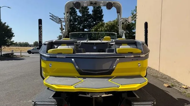 Slide: The Image of MasterCraft X22 2019 - 4