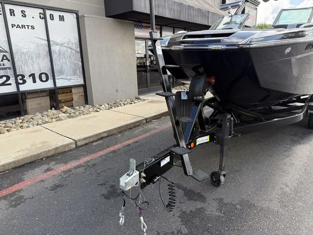 Slide: The Image of MasterCraft X24 2024 - 10