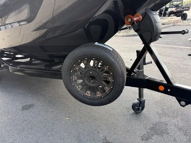 Slide: The Image of MasterCraft X24 2024 - 11