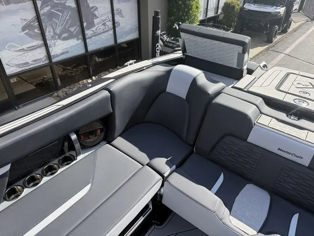 Slide: The Image of MasterCraft X24 2024 - 17