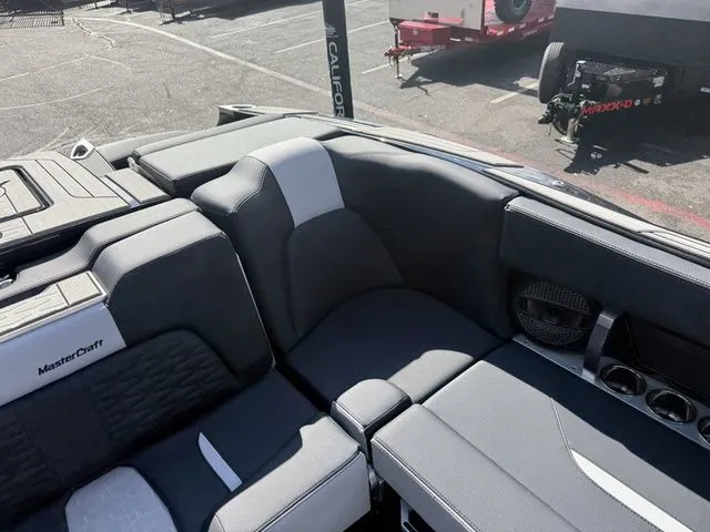 Slide: The Image of MasterCraft X24 2024 - 19