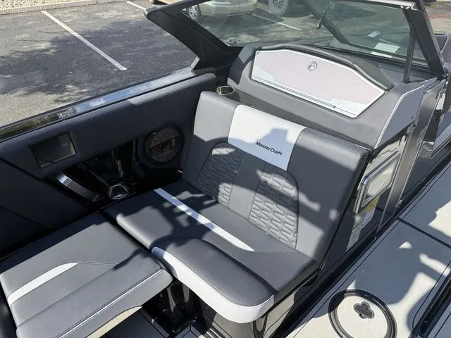 Slide: The Image of MasterCraft X24 2024 - 22