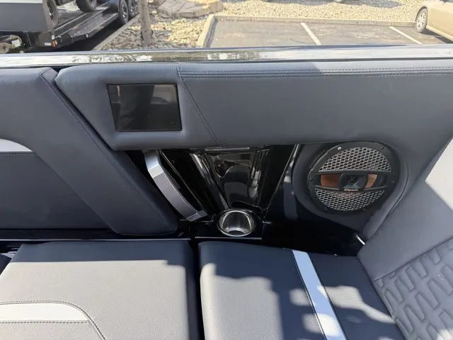 Slide: The Image of MasterCraft X24 2024 - 23