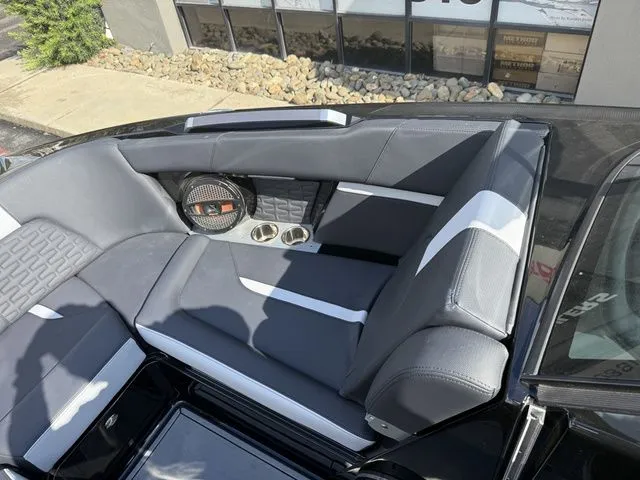 Slide: The Image of MasterCraft X24 2024 - 27