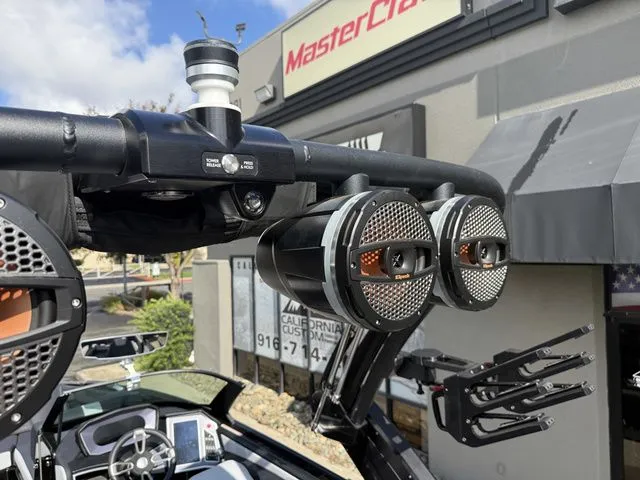 Slide: The Image of MasterCraft X24 2024 - 29