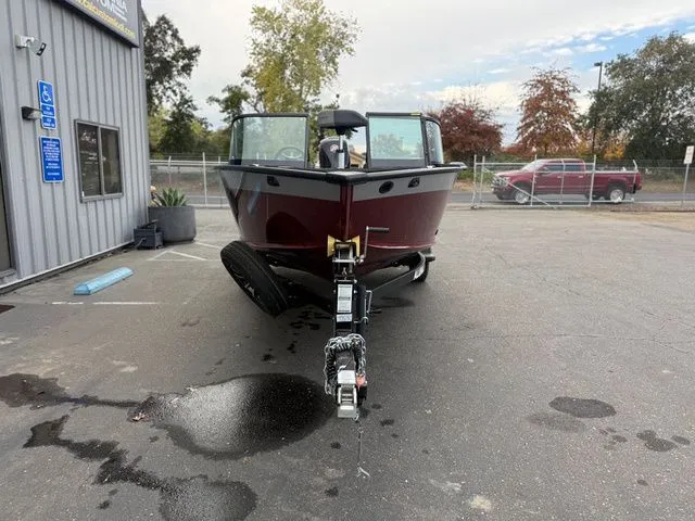 Slide: The Image of Alumacraft Competitor 185X SP FSX 2025 - 16