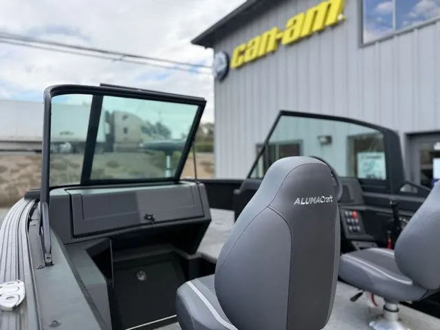 Slide: The Image of Alumacraft Competitor 185X SP FSX 2025 - 19