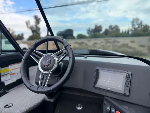 Slide: The Image of Alumacraft Competitor 185X SP FSX 2025 - 23