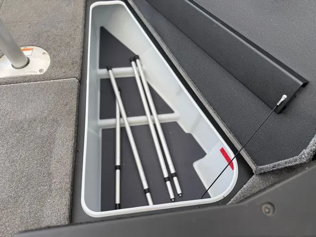 Slide: The Image of Alumacraft Competitor 185X SP FSX 2025 - 32