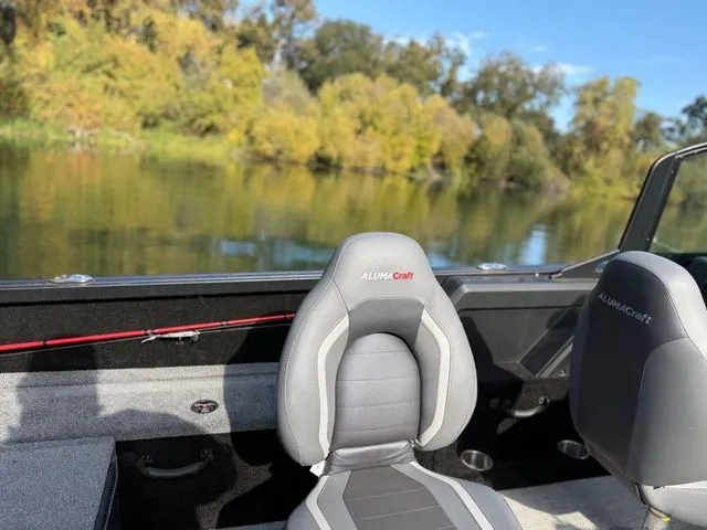 Slide: The Image of Alumacraft Competitor 185X SP FSX 2025 - 6