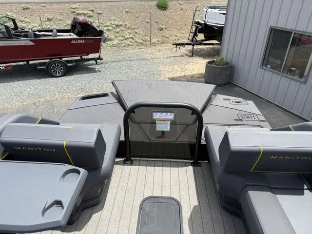 Slide: The Image of Manitou EXPLORE 22 MAX SWITCHBACK 2025 - 11