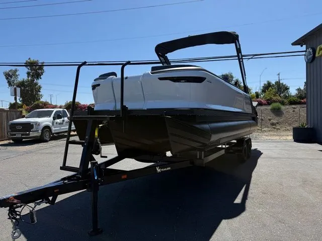 Slide: The Image of Manitou Explore 24 Max Switchback Dual Engine 2025 - 4