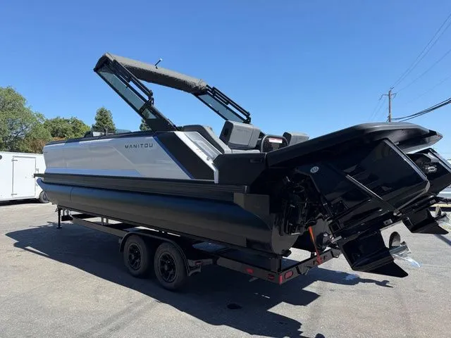 Slide: The Image of Manitou Explore 24 Max Switchback Dual Engine 2025 - 6