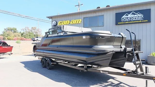 Slide: The Image of Manitou Explore 24 Max Switchback Dual Engine 2025 - 12