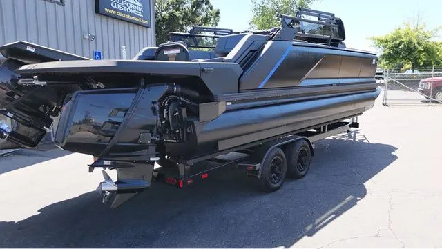 Slide: The Image of Manitou Explore 24 Max Switchback Dual Engine 2025 - 6