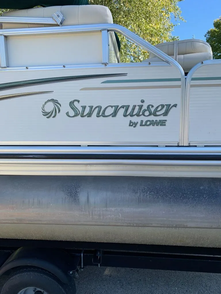 Slide: The Image of Lowe Suncruiser 2004 - 6