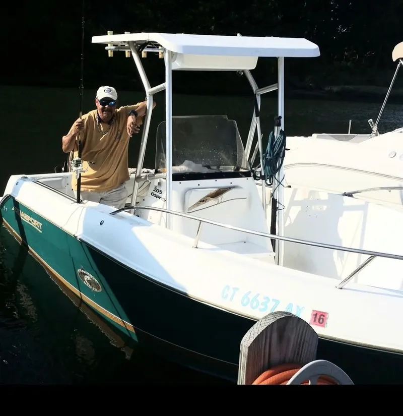 The Image of Aquasport 2200 Center Console 2000 - 0