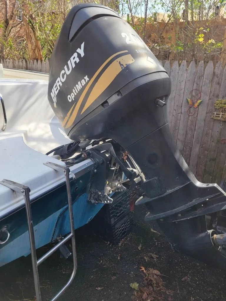 Slide: The Image of Aquasport 2200 Center Console 2000 - 23