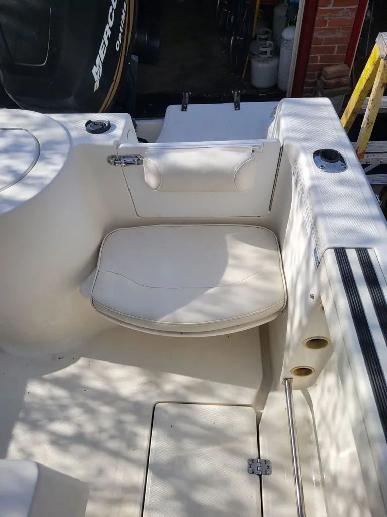 Slide: The Image of Aquasport 22 Center Console 2000 - 12