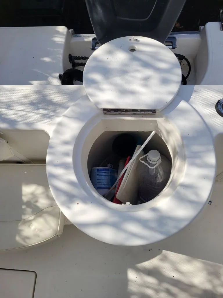 Slide: The Image of Aquasport 22 Center Console 2000 - 13