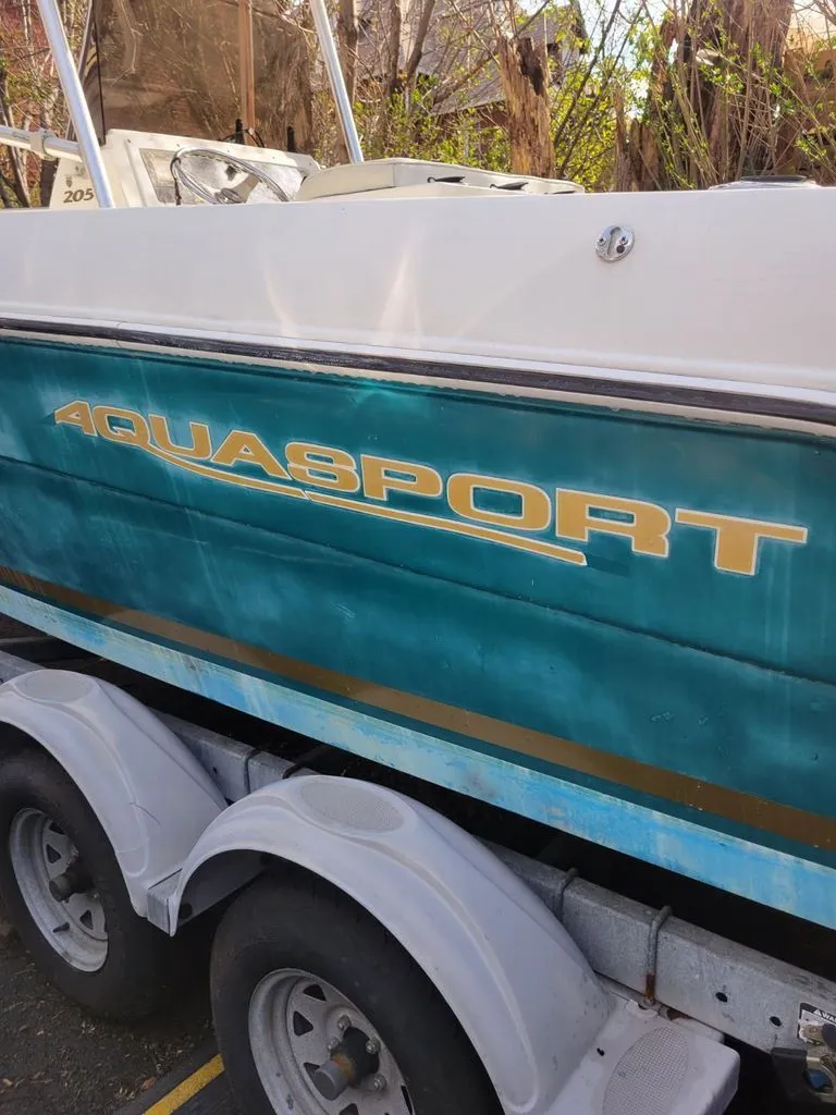 Slide: The Image of Aquasport 22 Center Console 2000 - 19