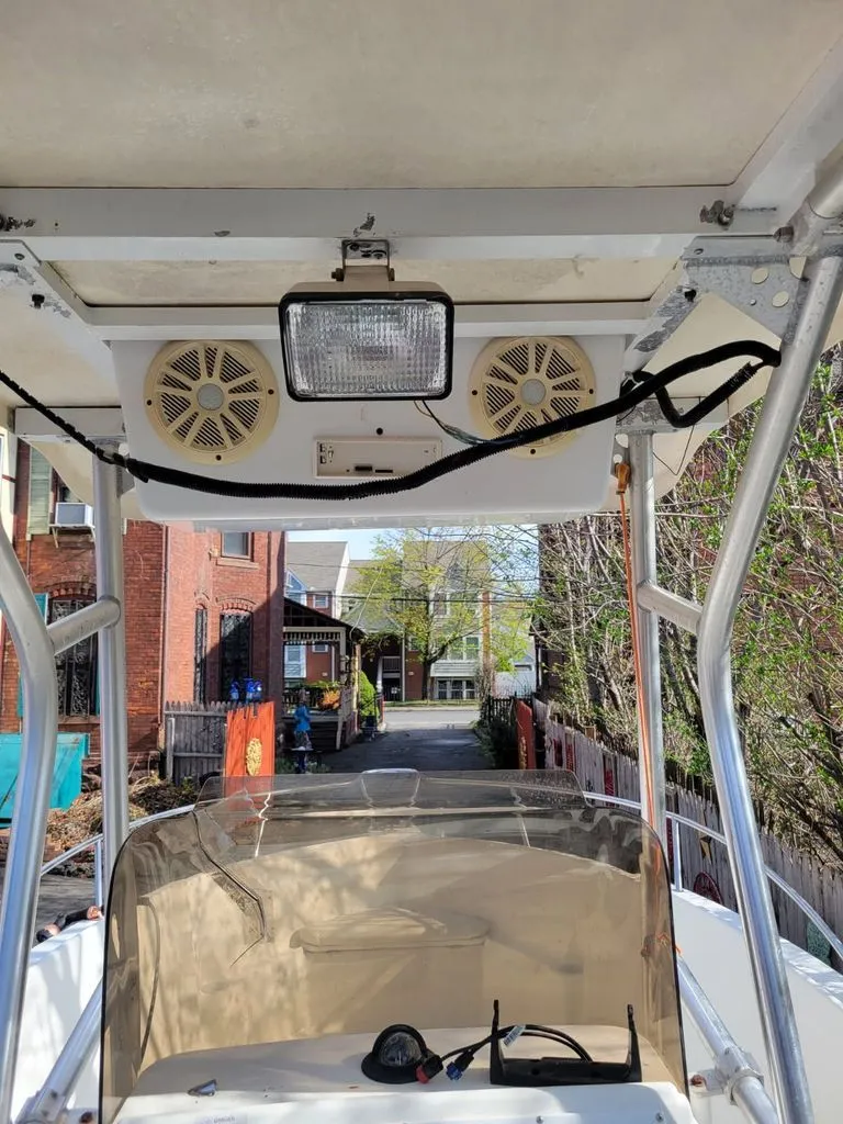 Slide: The Image of Aquasport 22 Center Console 2000 - 4