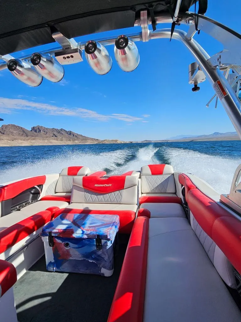 Slide: The Image of MasterCraft X46 2015 - 11