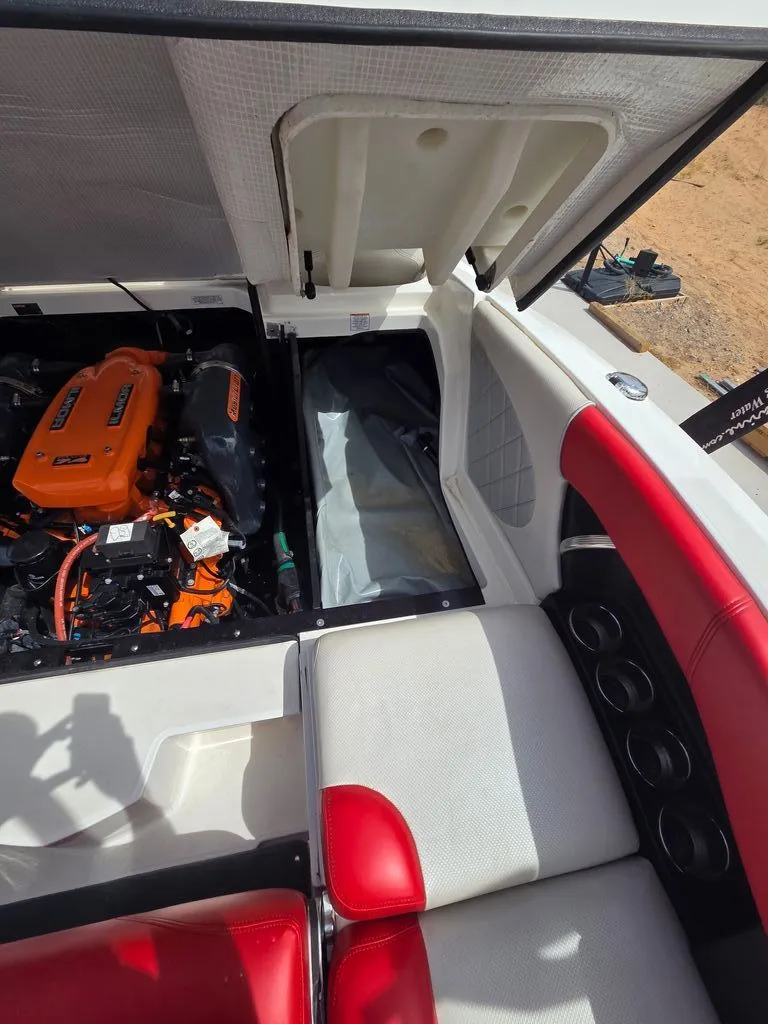 Slide: The Image of MasterCraft X46 2015 - 15