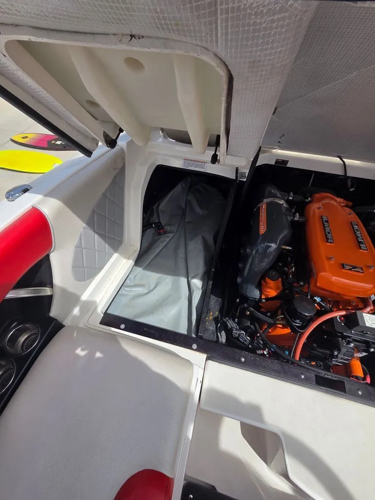 Slide: The Image of MasterCraft X46 2015 - 16