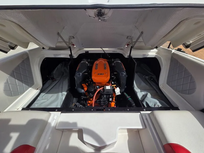 Slide: The Image of MasterCraft X46 2015 - 18