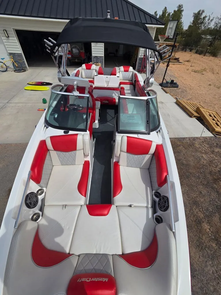 Slide: The Image of MasterCraft X46 2015 - 2