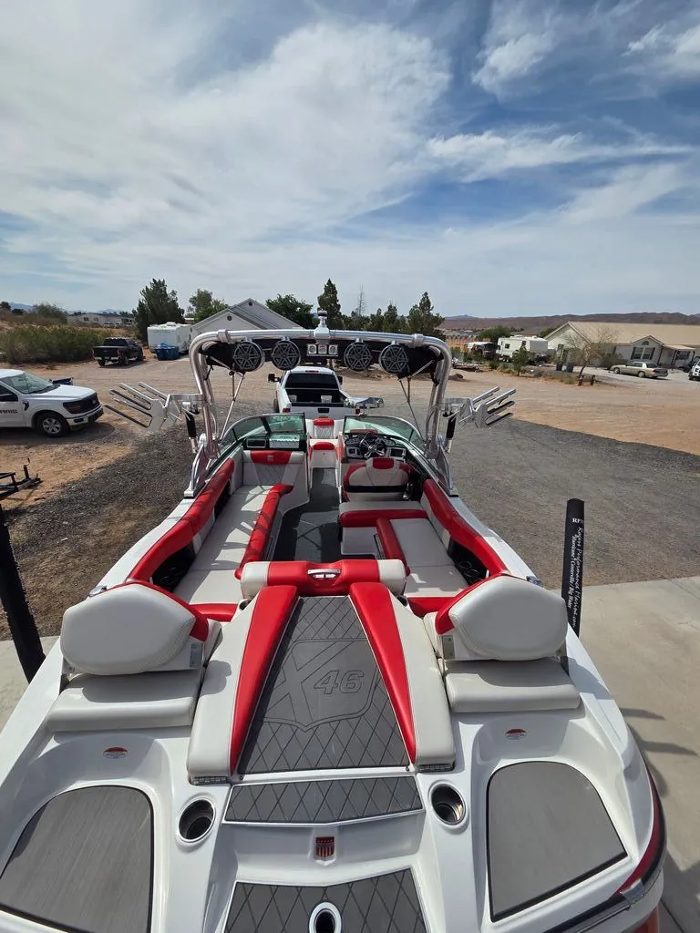 Slide: The Image of MasterCraft X46 2015 - 3